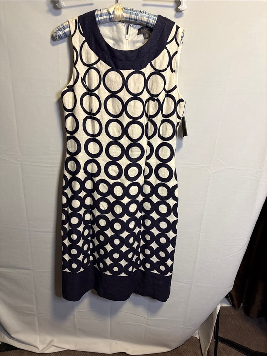 Liz Claiborne Dresses & Skirts - Liz Claiborne Navy & White Circle-Print Sleeveless Shift Dress nwt